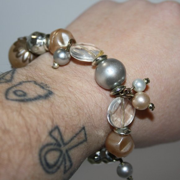 🤎 Silver & Tan Chunky Pearl Bracelet · 7" · Elastic Fit · Bold Neutrals 🤍 - Picture 2 of 4